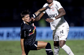 Raul Gustavo em ao durante jogo do Corinthians contra o RB Bragantino