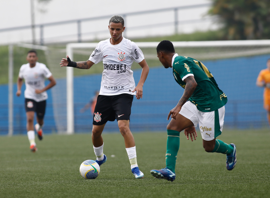 Kayke em ao contra o Palmeiras pelo Brasileiro Sub-20