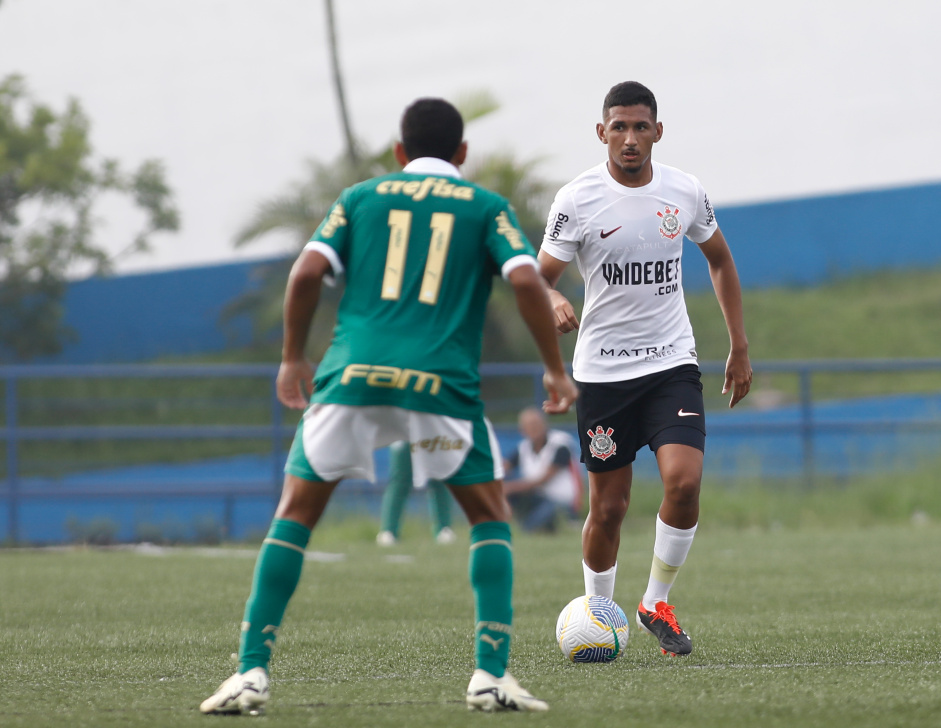 Renato em ao contra o Palmeiras pelo Brasileiro Sub-20